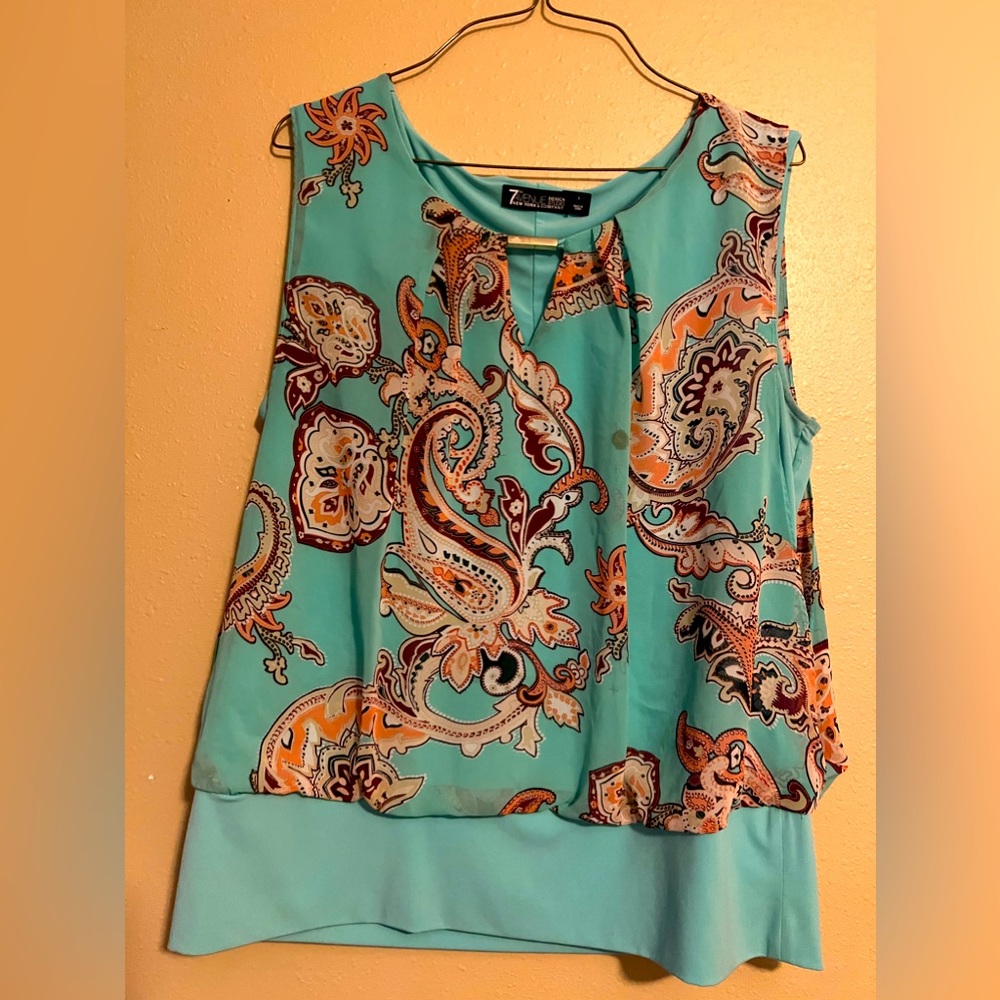 Women’s sleeveless top